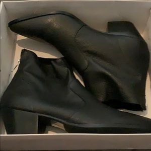 Steve Madden cafe black ankle sort leather women’s